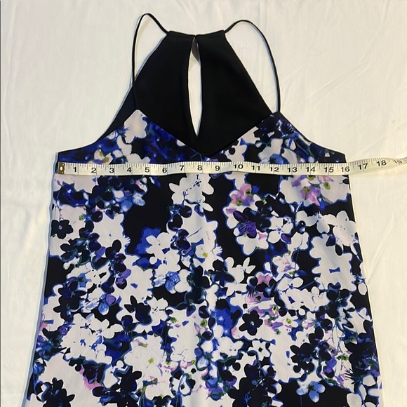 Black and White Sleeveless Set of 2 Tank Tops - Picture 8 of 9